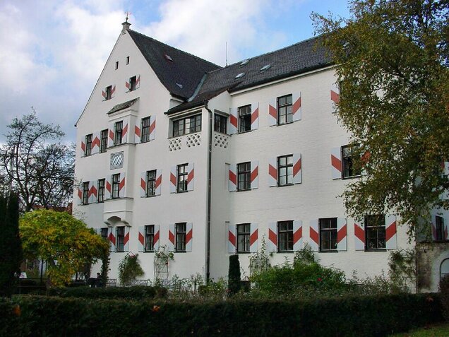  Das Bild zeigt das Hauptgebäude in der Hofstraße